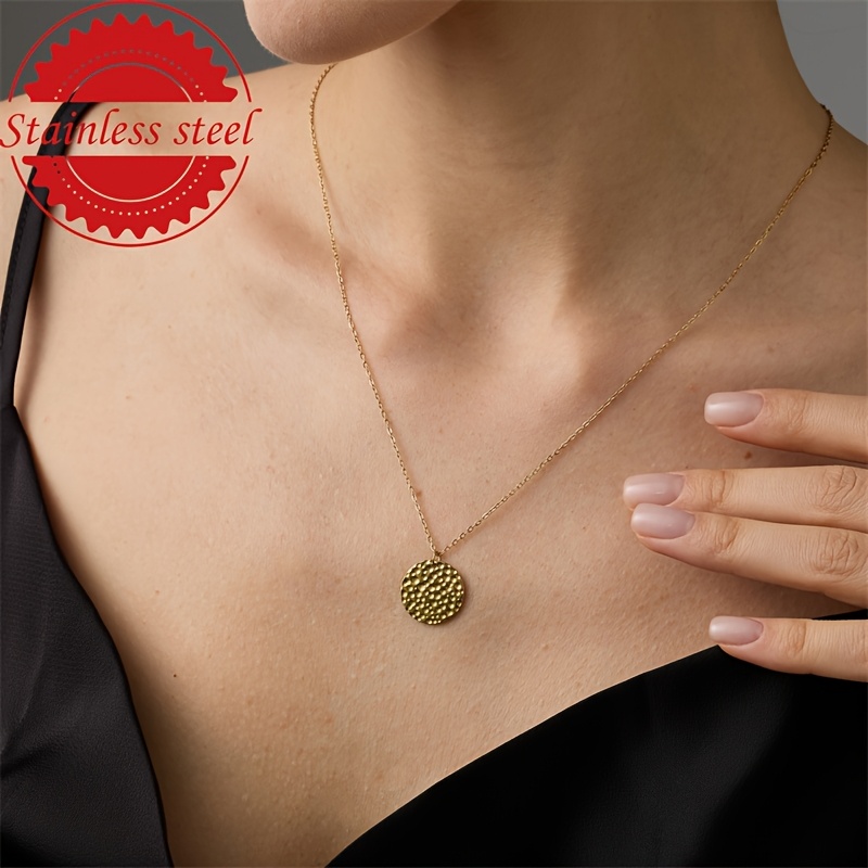 High-End Round Hammered Pendant Necklace, Vintage Style